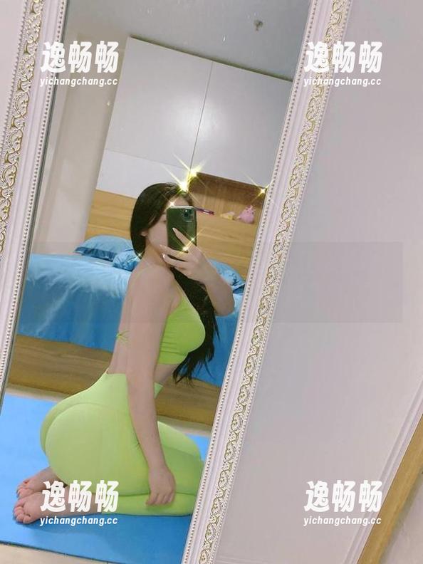 微密圈 - 120斤的小王同学与红色套装的完美搭档，无圣光，不嫌弃！