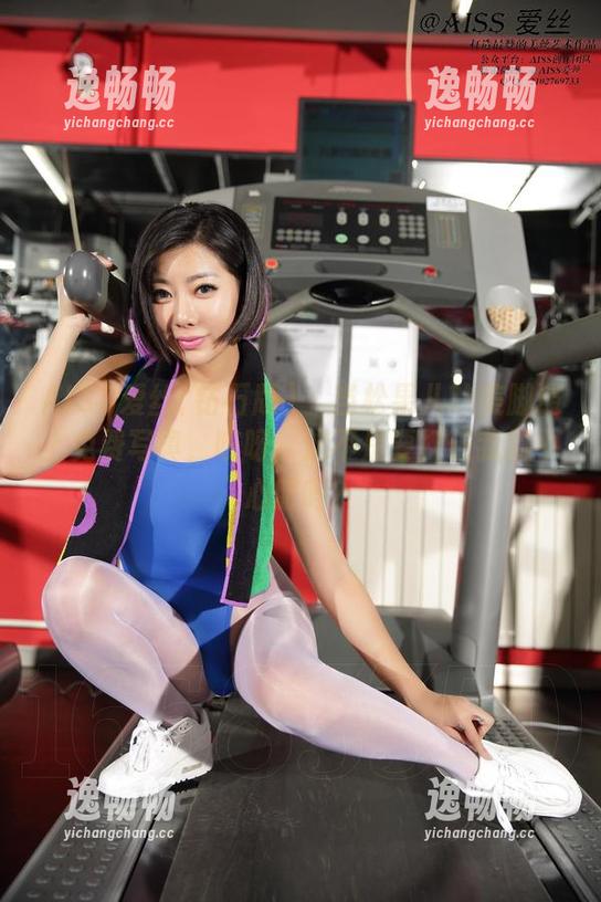 AISS爱丝(钻石版) - 当松果儿的美脚遇上免费写真，哎呀，这不是要打破我的小心脏吗？