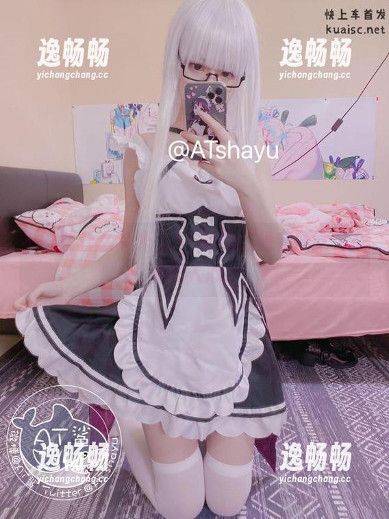 不需要什么亮光，AT鲨的红裙套图就这么俘获人心。