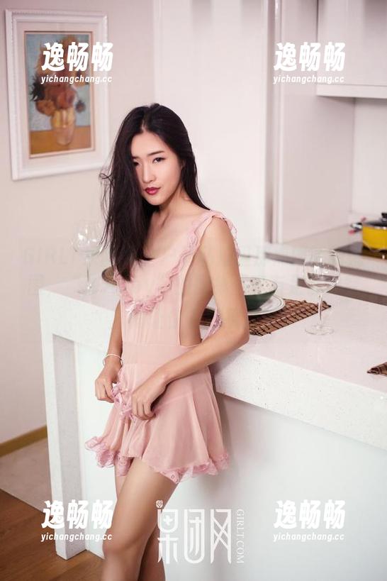 GIRLT果团网 - 户外私拍里那点朦胧的氛围，“甜Abby”的图集里真有足够的空间让你去想象。