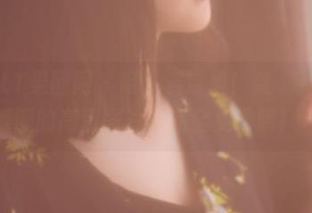 GIRLT果团网 – 喂，看这里！龚玥菲穿校服的高清图片，完全免费哦！
