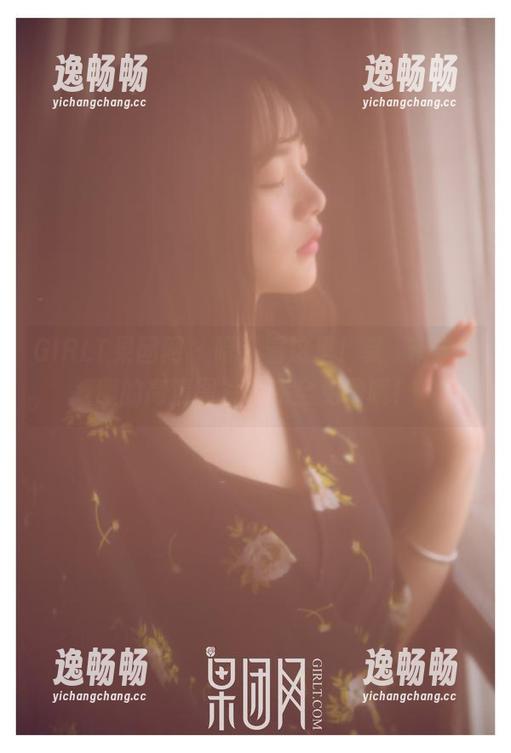 GIRLT果团网 - 喂，看这里！龚玥菲穿校服的高清图片，完全免费哦！