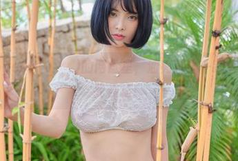 在Hyoyeon(김효연)的网盘里，油亮就像一道魔法，让我着迷！