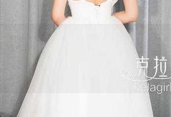 KelaGirls克拉女神 – 容儿的最新写真：这个礼服像极了我心中的完美，但上身谁能驾驭得了呢？