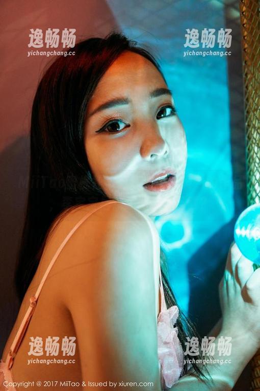MiiTao蜜桃社 - 这组叫“眼镜”的作品，李宝宝居然还敢让我下载？