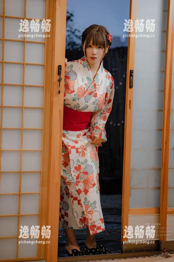 Nyako喵子的双人女仆写真，他们的表情好可爱！