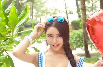 TGOD推女神 – 子纯儿Annie和她的私拍：蕾丝游乐场，头晕眼花的感觉真妙！
