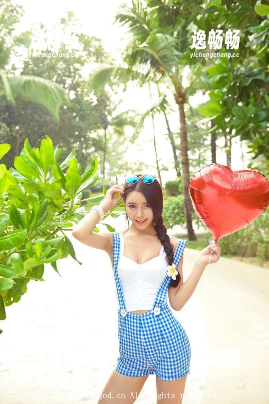 TGOD推女神 - 子纯儿Annie和她的私拍：蕾丝游乐场，头晕眼花的感觉真妙！