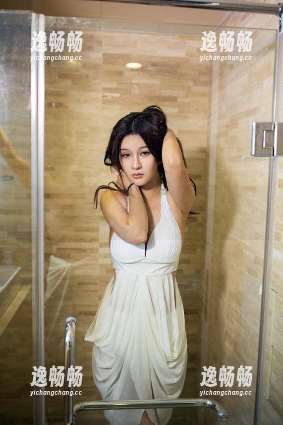 TuiGirl-王根星熙 TuiGirl - 王根星熙的免费图集:礼服,不看后悔哦!