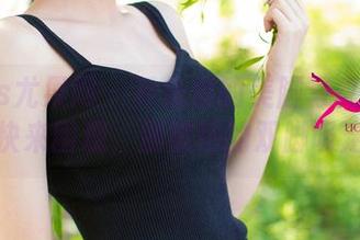 UGirls尤果网 – 乔依琳的美脚写真：水蛇腰腿快来围观，别被她的双脚吸走了！
