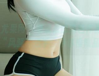 UGirls尤果网 – 杨晨晨的黑色作品，图库里的“风骚”选手，待你慢慢品评！