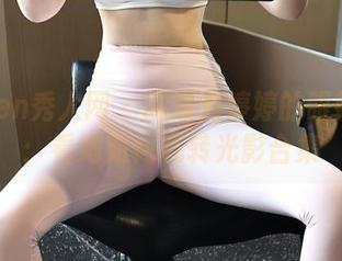 Xiuren秀人网 – 高清刘婷婷的眼镜奇缘：看她如何玩转光影合集