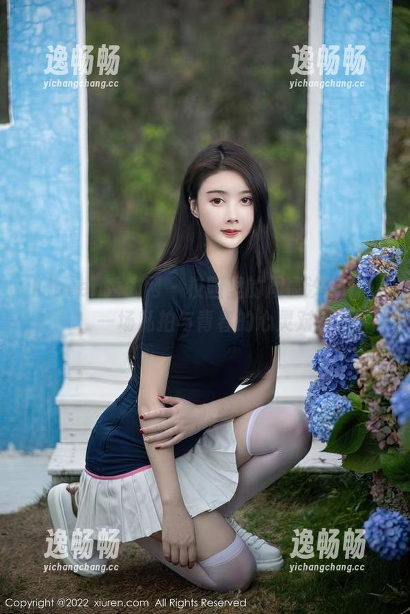 Xiuren秀人网 - 校园里的周慕汐fairy：一场私拍与青春的心灵对话