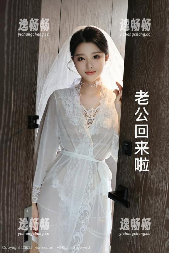Xiuren秀人网 - 照片随想：小纯子在制服里的每个角度都像是在用心执行任务，任务就是美丽！