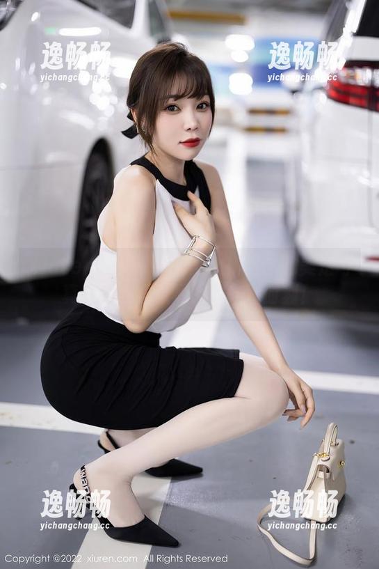 Xiuren秀人网 - 带上心妍公主的美足写真集，高级感爆棚的高清时刻！
