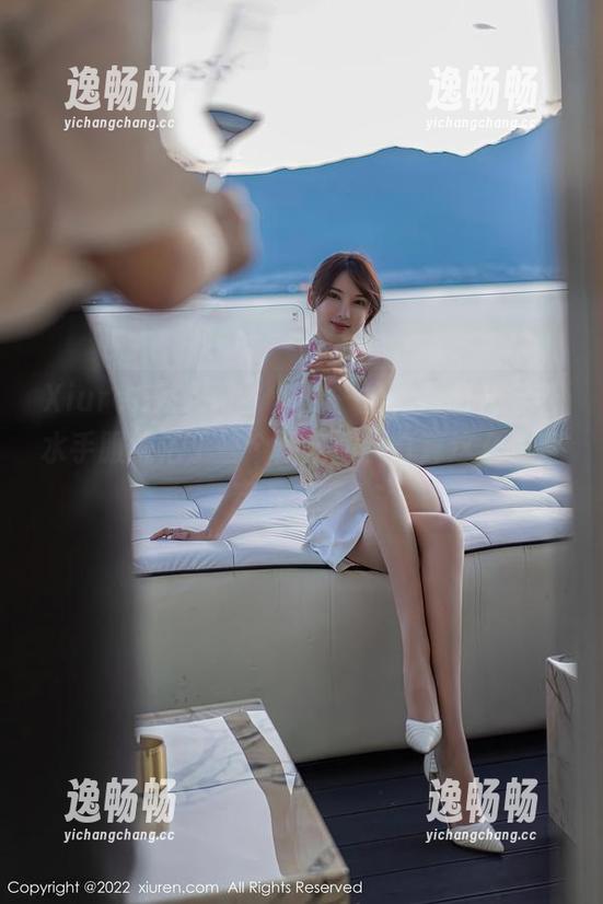 Xiuren秀人网-月酱儿 Xiuren秀人网 - 随便一拍,月酱儿穿着水手服统治了整个朋友圈,打算这么一直穿下去嘛?