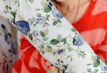 pans – 最新写真：美惠子的体操服，随便一扭好像在做拉伸？