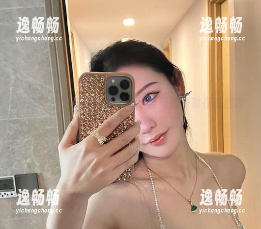 微密圈 - 这条连衣裙，是不爱笑的赛琳在试图撩我吗？（作品中有猫腻）