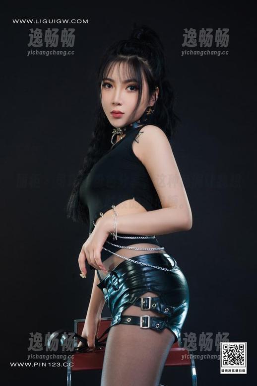 丽柜 - 司琪的粉色分享，这种色调让我想到了小时候的泡泡糖。