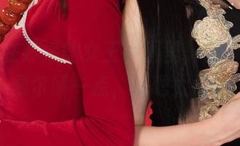 丽柜 – 在婷婷的女王套图里，偶尔萌一点，偶尔娇一点，好吧太抗拒了
