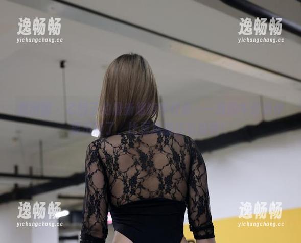 微密圈 - 乙醇子的最新超短牛仔系——我的牛仔裤快要出版了，比豆腐脑还有弹性！