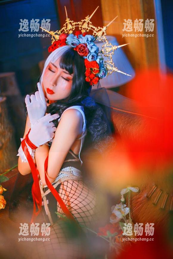 云溪溪的巫女造型，为什么我无时无刻不想友好地打个招呼？高清美图务必来一发！