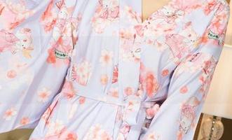 克拉女神 – 有种反正不怕冷的美，凌雪的透明写真真会玩！