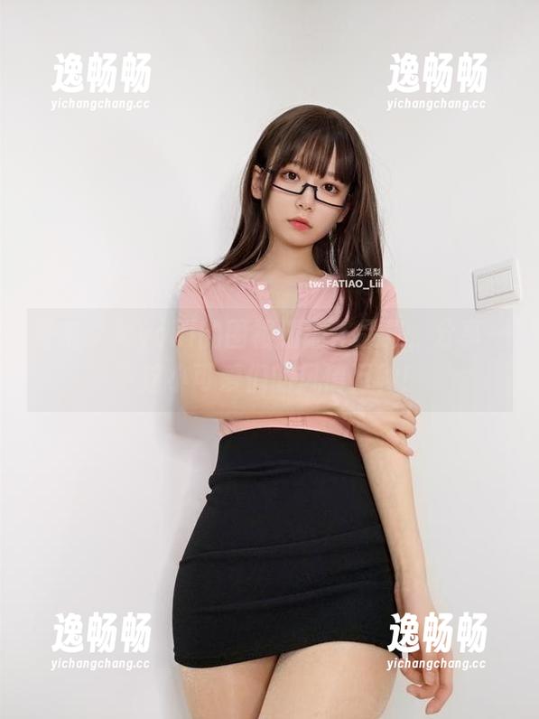 发条少女yoki的围裙猫猫作品集，分享一下这小可爱们的风情万种！