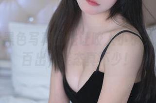 这最新黑色写真倒是让咬人小小兔子灵感百出，姿态真不少！