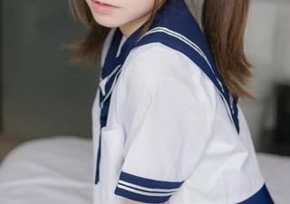 喵糖映画 – 别再看免费的素材了，镜酱的校服图势必下载收藏！