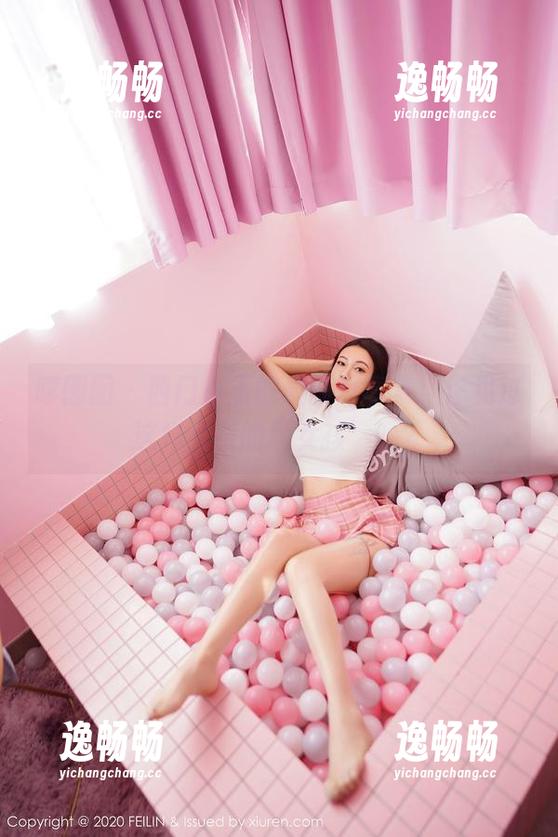 嗲囡囡 - 西门小玉的最新写真集，你见过这样欢乐的‘女孩’吗？