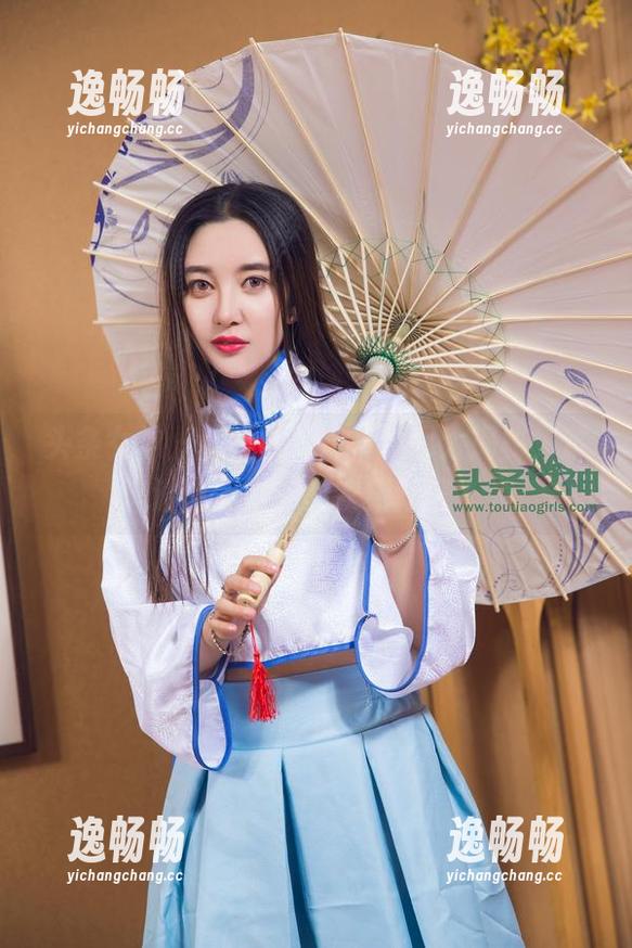头条女神 - 杨漫妮baby原图大揭秘，难道肉丝是她的衣橱新宠？