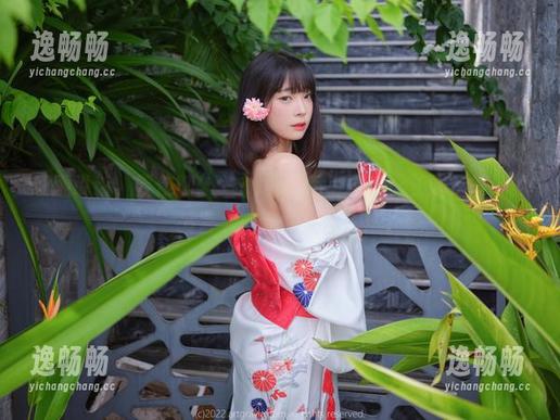 让腿说话，姜仁卿(강인경)的这组写真中，长腿是唯一的发言人，直白又迷人！