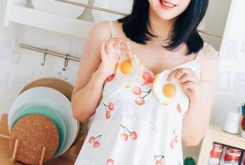 宋哈娜(송하나)的视界，精选作品集中的PureMediaVOL.76——像喝一口醉人的魔法饮料