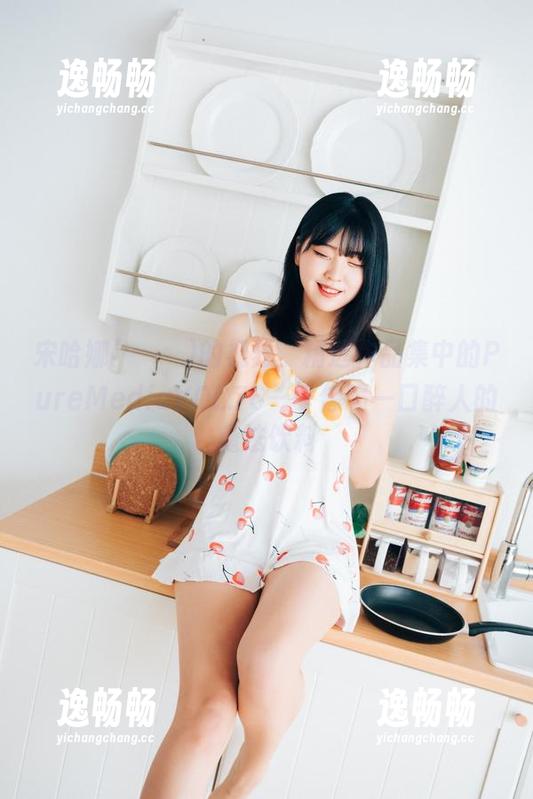 宋哈娜(송하나)的视界，精选作品集中的PureMediaVOL.76——像喝一口醉人的魔法饮料