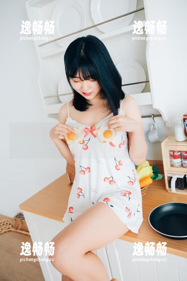 劝你别在教室里打瞌睡，宋哈娜的写真更新太具有吸引力了！