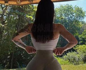 微密圈 – 宋昱欣的体操服挑战：更新你的欢乐指引，别说我没提醒！