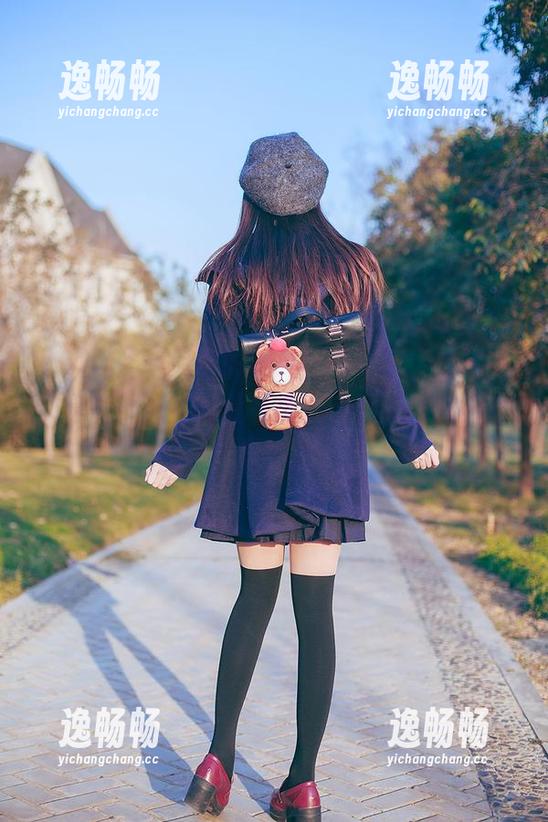 小野妹子w这次的写真，明明是“福利”，但每一张都像是在隐晦讲述一段迥异的故事。