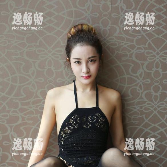 尤物馆 - 高清图库下的陆萱萱Cecilia黑白魅力，谁会在意别的色彩呢？