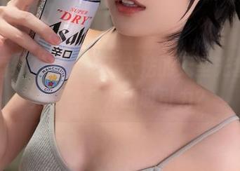 撇开婚纱不说，布丁大法的无圣光套图，竟有种意外的吸引力？