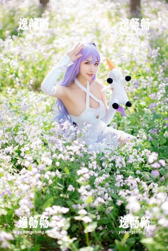 希希_啾 这样穿旗袍还敢出门?希希_啾最新写真气势不凡!
