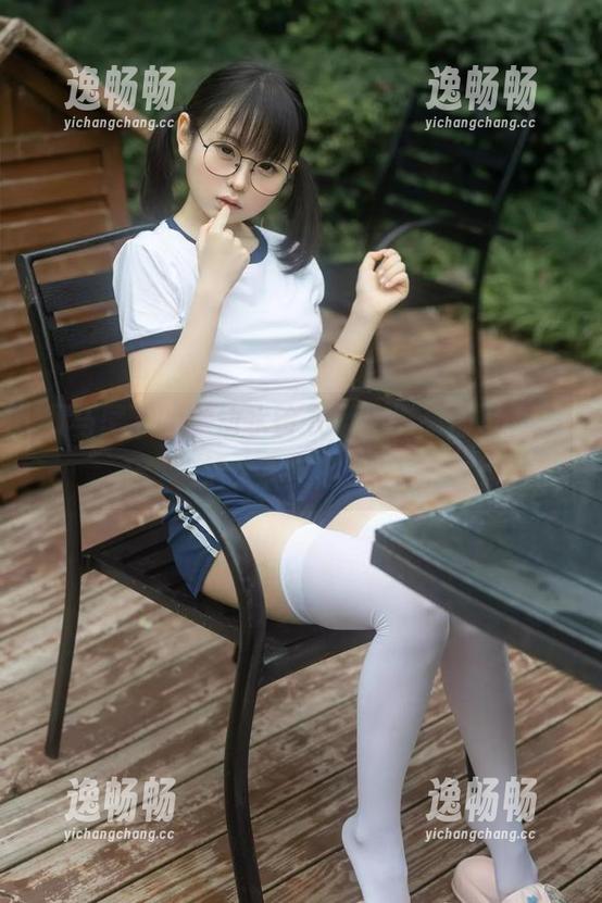 双马尾下的“幼水铃衣”，这高清写真表情太真实了吧！