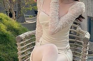 微密圈 – 善变的徐莉芝，私房美图中的女君交接，随时可能被捕捉到！