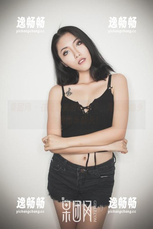 果团网 - 在无圣光的镜头下，周大萌的少女美图乐翻天！
