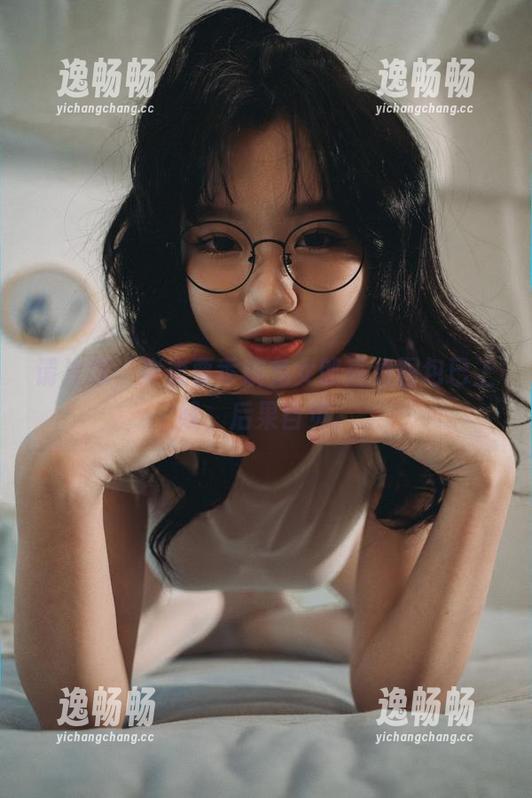 请注意，柒柒要乖哦兔女郎高清图包已上线，后果自负。