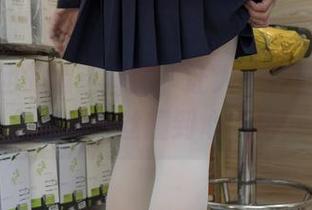 森萝财团的精选套图，让人一秒被粉嫩的色调和白丝撞到心坎里。