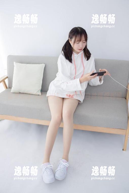 森萝财团内部-001：原图与白丝惺惺相惜