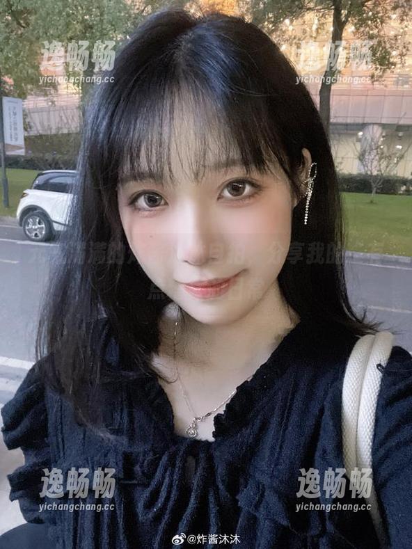 元气满满的炸酱沐沐自拍，分享我的“有点糟”的日常