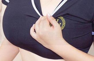 爱尤物 – 在线修女菲儿：这个姿势，真不敢想象她在教堂里的样子！