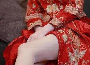 微密圈 – 私拍一把戏，白龙猫女的黑丝黑靴背后到底藏了什么？
